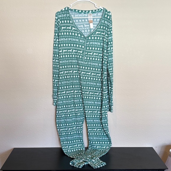 XXL NWT Victoria’s Secret PINK Green Patterned Onesie - Picture 1 of 3